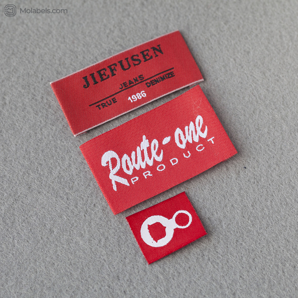 Red end fold woven label damask